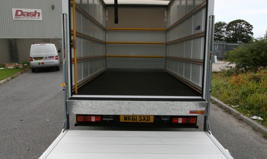 3.5 tonne van with tail lift